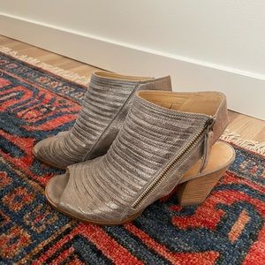 Paul Green CAYANNE PEEP TOE BOOTIE - Metallic Smoke
